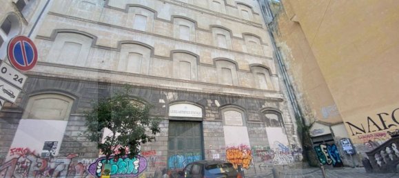 4 rooms Apartment in Naples, Italy No. 96974 96