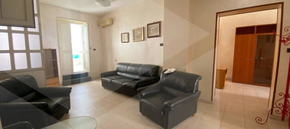 4 rooms Apartment in Naples, Italy No. 96974 16