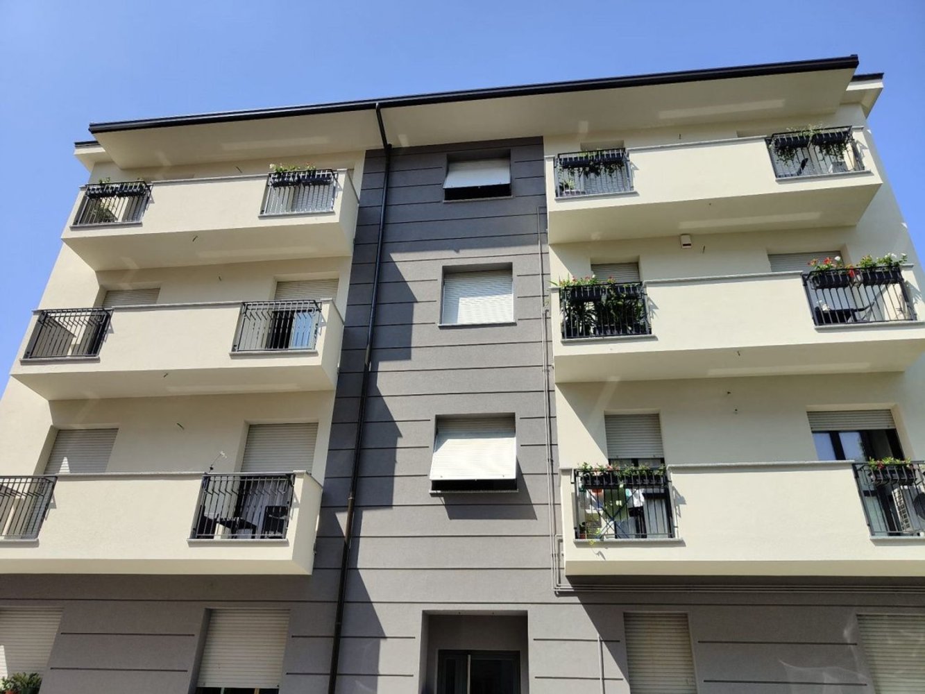 3 bedrooms Apartment in Monza, Italy No. 364354
