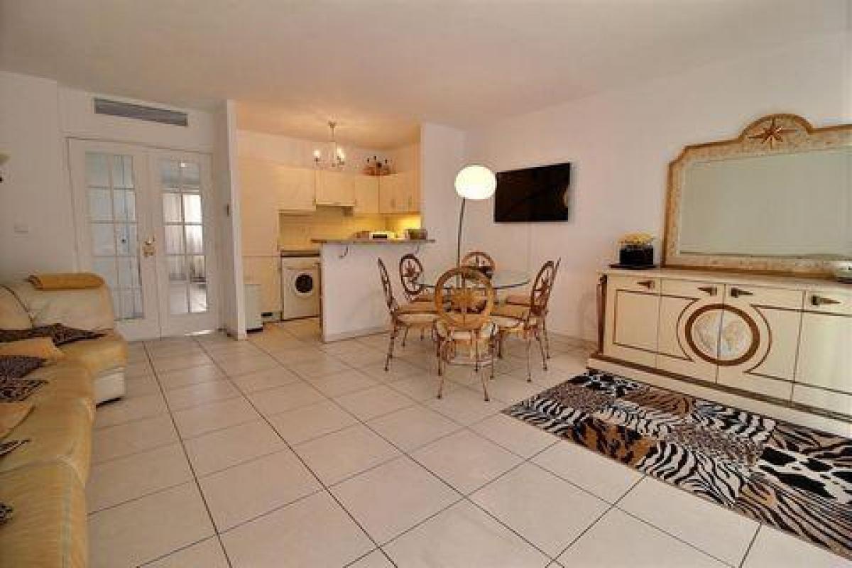 2 bedrooms Condo in Antibes, France No. 3156