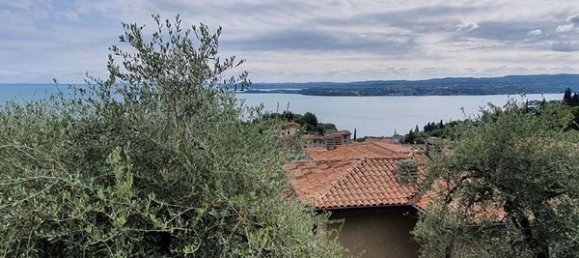 4 rooms Villa in Gardone Riviera, Italy No. 8013 3