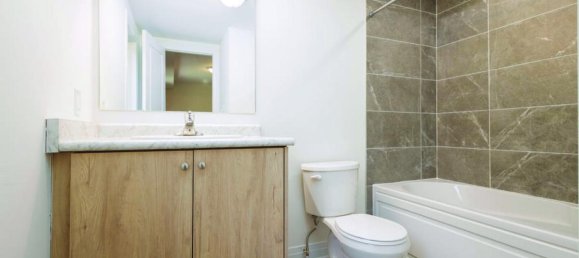 4 bedrooms House in Mississauga, Canada No. 88 12