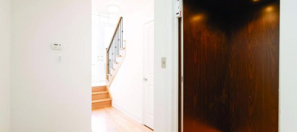 4 bedrooms House in Mississauga, Canada No. 88 9