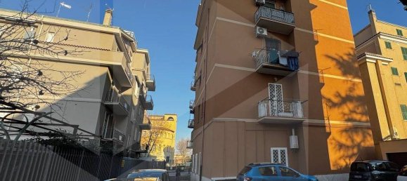 2-salle Appartement à Rome, Italy No. 21220 6