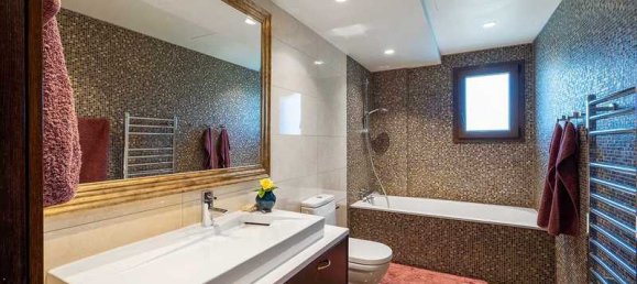 6 bedrooms Commercial property in Aradippou, Cyprus No. 18932 10