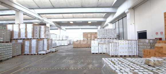 2 rooms Warehouse in Parma, Italy No. 378556 2