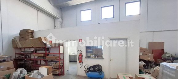 2 rooms Warehouse in Parma, Italy No. 378556 6