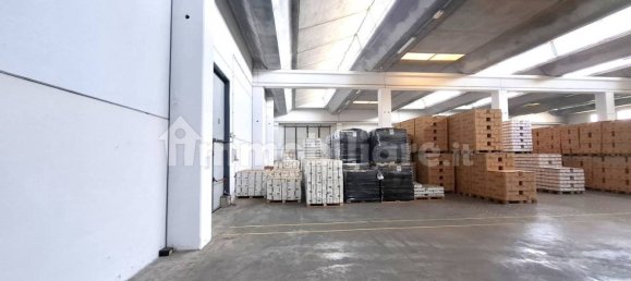 2 rooms Warehouse in Parma, Italy No. 378556 4