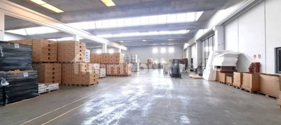 2 rooms Warehouse in Parma, Italy No. 378556 5