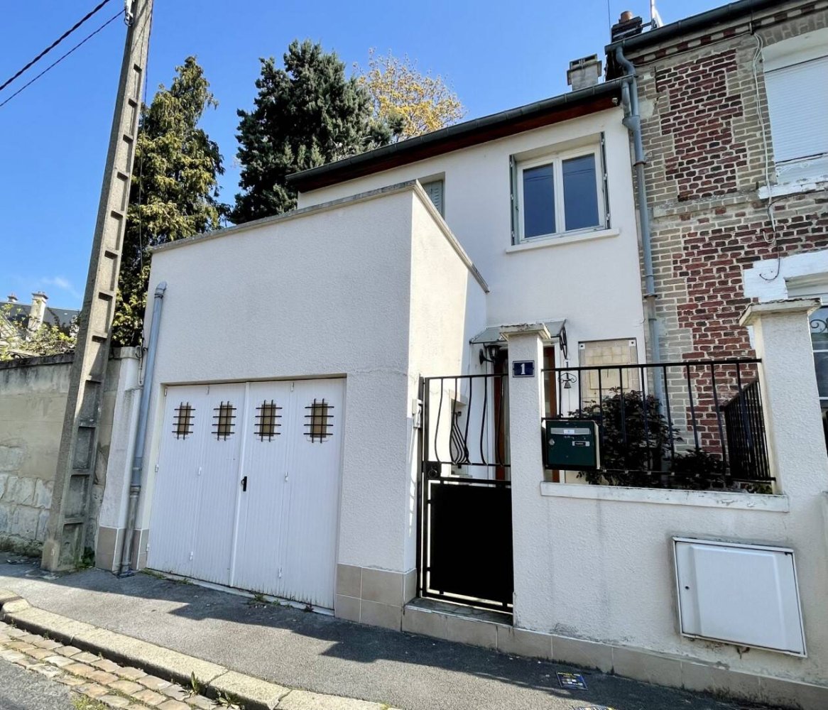 Villa de 2 dormitorios en Soissons, France No. 69851