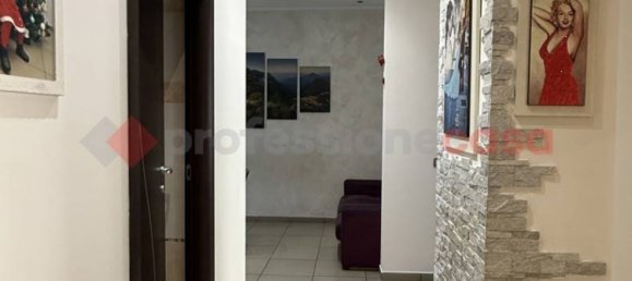 2-salle Appartement à Taranto, Italy No. 272466 12