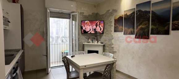 2-salle Appartement à Taranto, Italy No. 272466 3