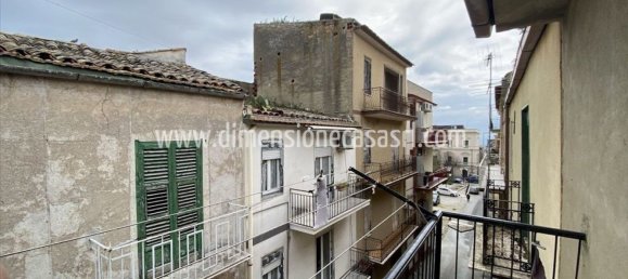 5 rooms House in San Cataldo, Italy No. 140932 14