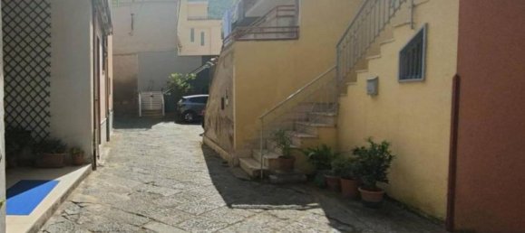 3 rooms Apartment in Casamarciano, Italy No. 76563 13