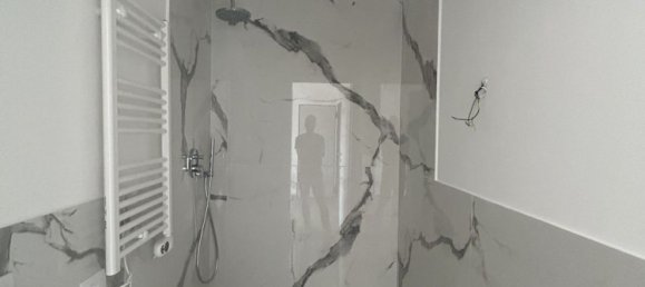 3 rooms Apartment in Florence, Italy No. 270190 8