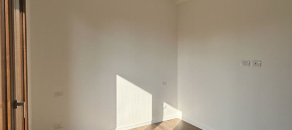 3 rooms Apartment in Florence, Italy No. 270190 7