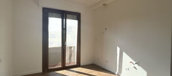 3 rooms Apartment in Florence, Italy No. 270190 2