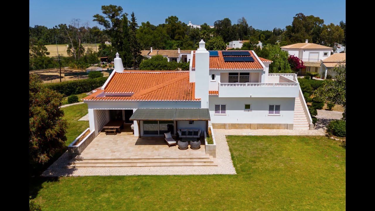 Casa de 4 dormitorios en Alvor, Portugal No. 207777