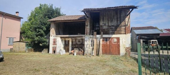 5 Schlafzimmer Haus in Pieve Porto Morone, Italy, Nr. 311111 11