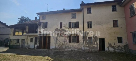 5 Schlafzimmer Haus in Pieve Porto Morone, Italy, Nr. 311111 13
