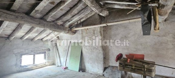 5 Schlafzimmer Haus in Pieve Porto Morone, Italy, Nr. 311111 3