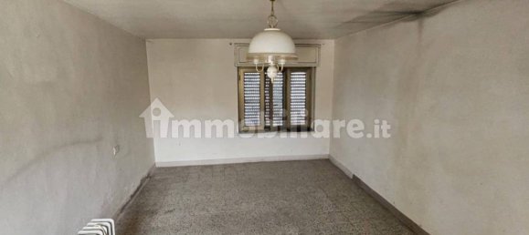 5 Schlafzimmer Haus in Pieve Porto Morone, Italy, Nr. 311111 2