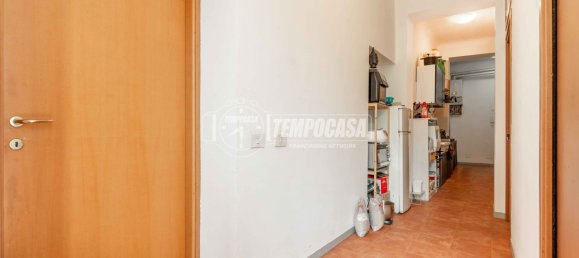 3 rooms Apartment in Milan, Italy No. 274430 8