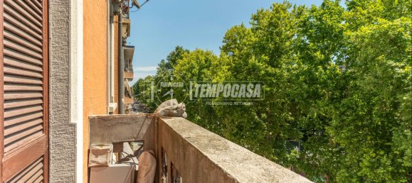 3 rooms Apartment in Milan, Italy No. 274430 2