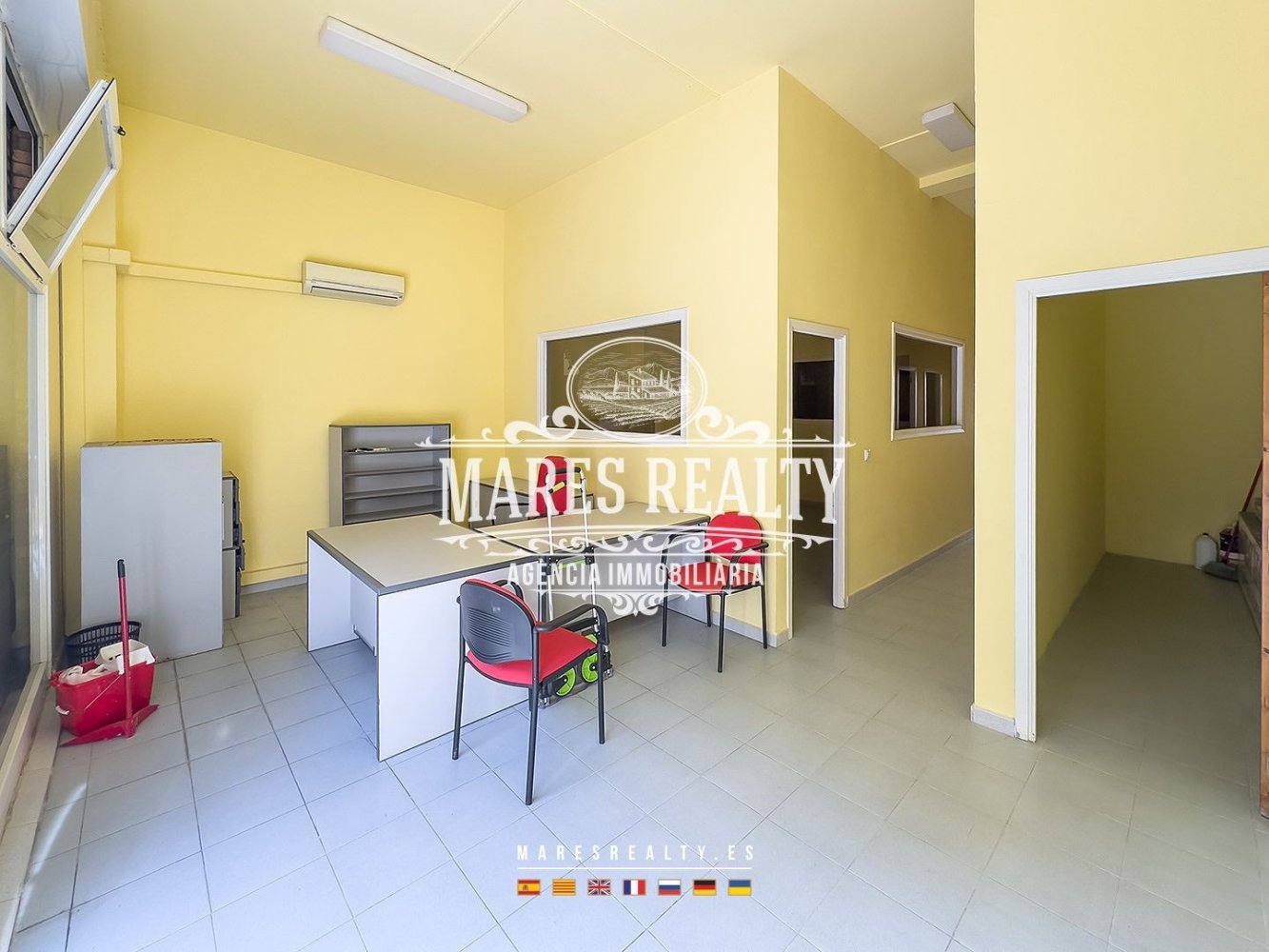 96m² Commercial property in Lloret de Mar, Spain No. 228893