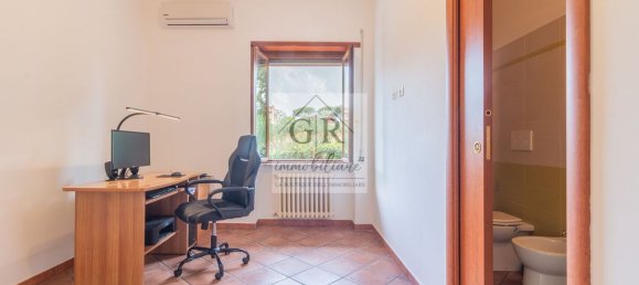 Квартира с 3 комнатами в Рим, Италия № 288368 22