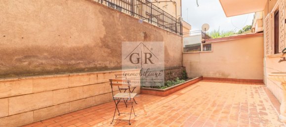 Квартира с 3 комнатами в Рим, Италия № 288368 3