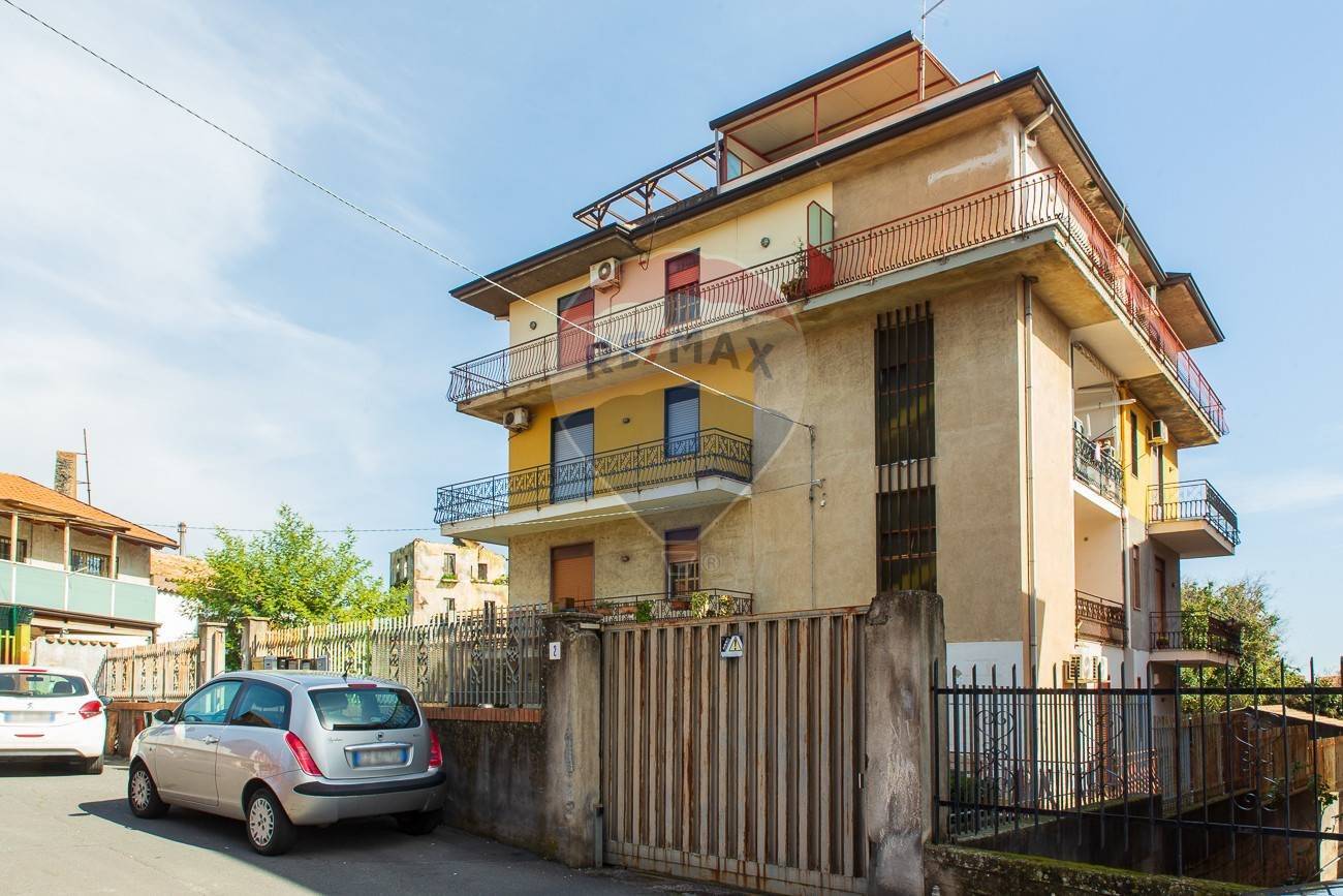 Apartamento de 2 dormitorios en Misterbianco, Italy No. 235250
