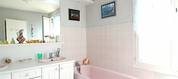 4 bedrooms House in Argenteuil, France No. 352700 11