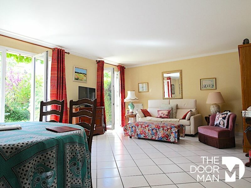 4 bedrooms House in Argenteuil, France No. 352700