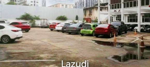 295m² Commercial property in Khlong Toei, Thailand No. 14261 2