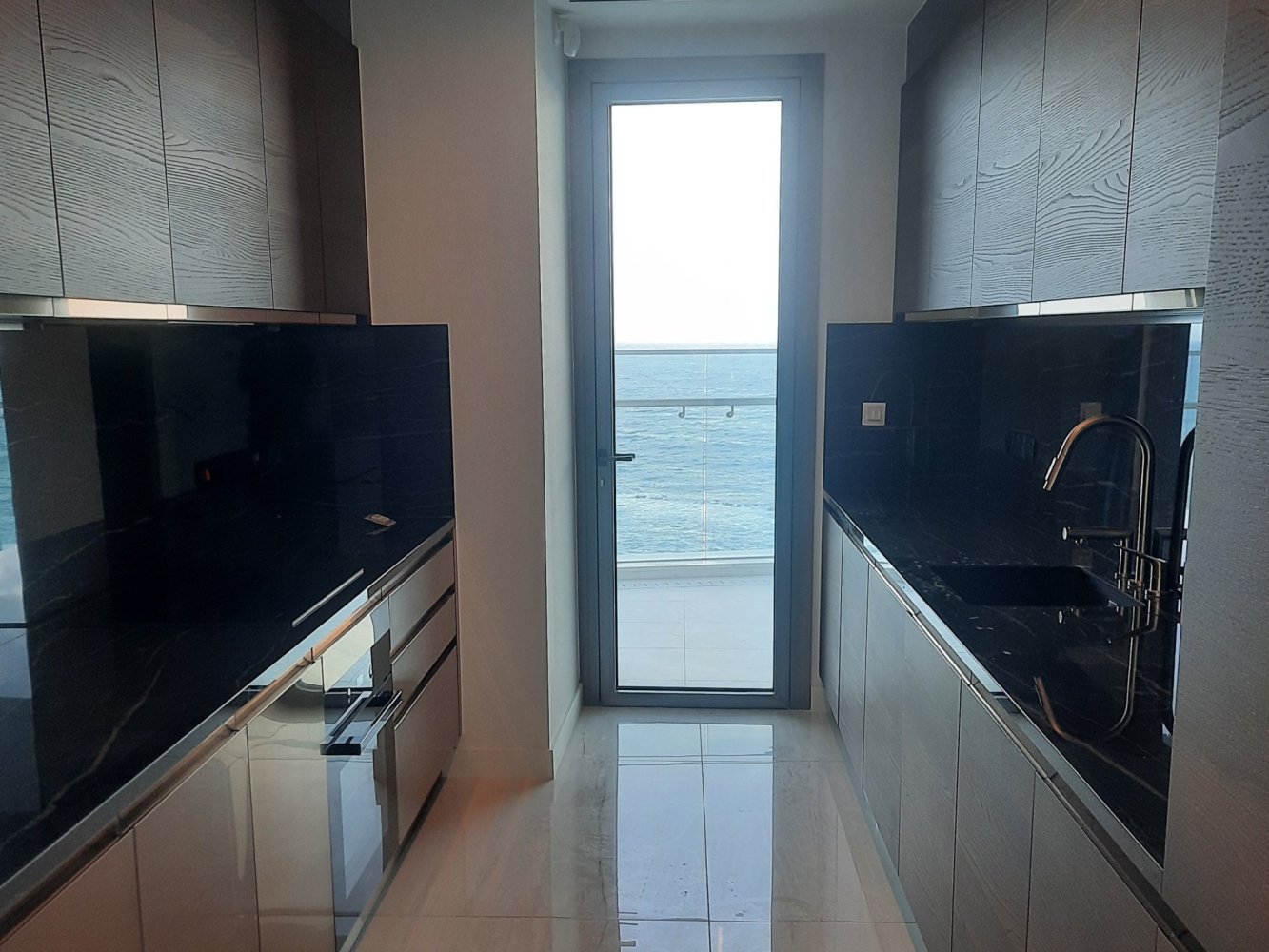 3 bedrooms Apartment in Germasogeia, Cyprus No. 553