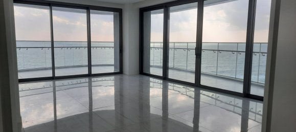 3 bedrooms Apartment in Germasogeia, Cyprus No. 553 2