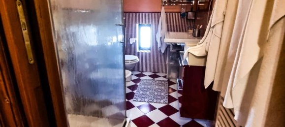 4 bedrooms Apartment in Lucca, Italy No. 340758 7