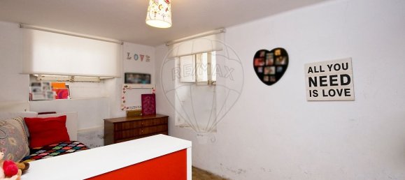 4 Schlafzimmer Doppelhaus in Lisbon, Portugal, Nr. 136074 2