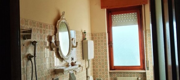 5-salle Appartement à Acqui Terme, Italy No. 255899 8