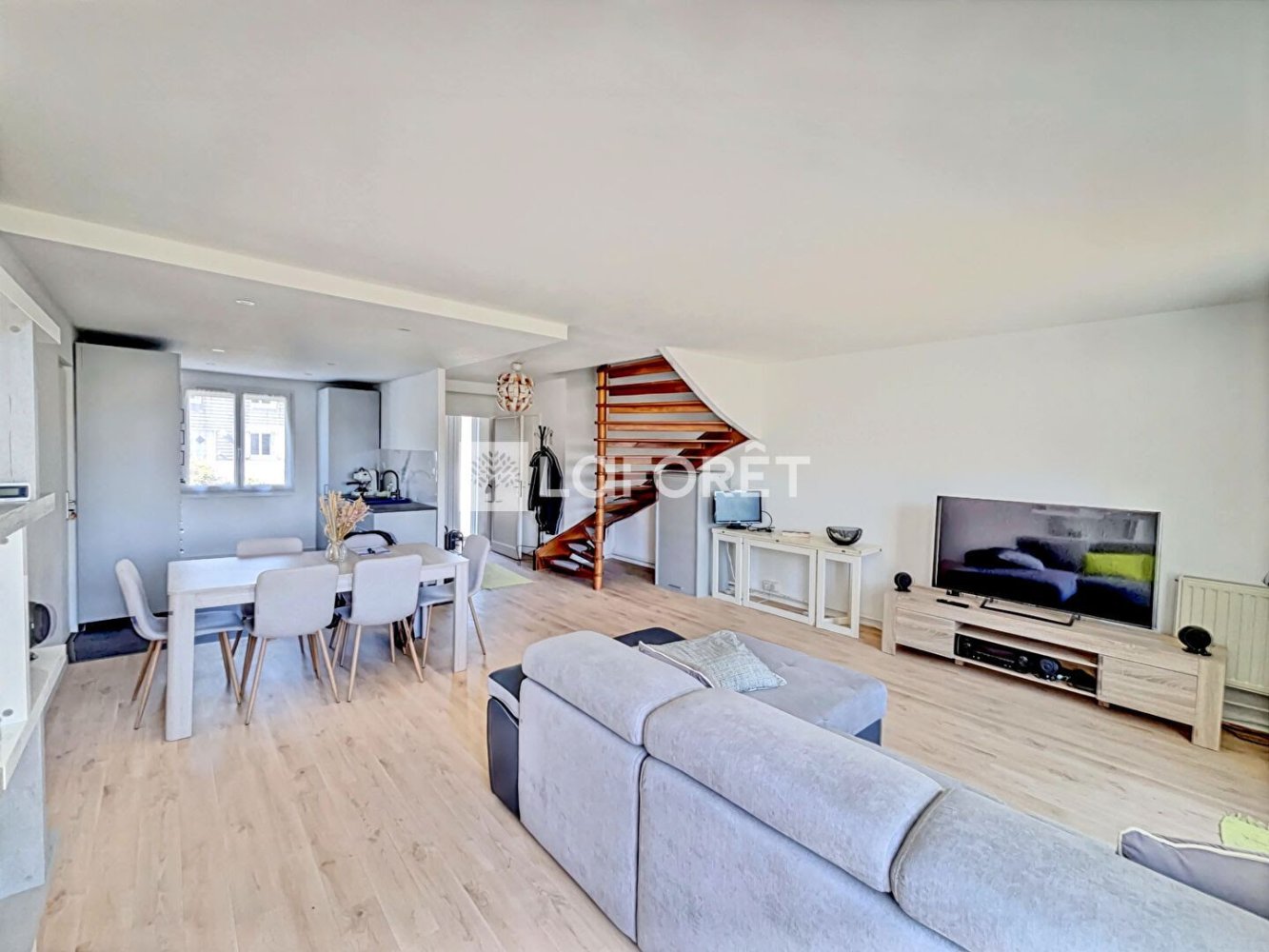 Casa de 3 dormitorios en Magny-les-Hameaux, France No. 296339