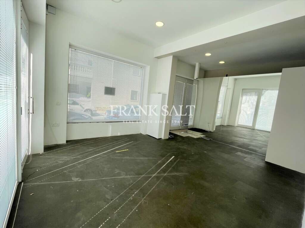  محل تجاري في Gzira, Malta رقم 12351