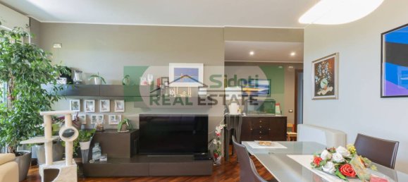 3 bedrooms Penthouse in Segrate, Italy No. 2555 7