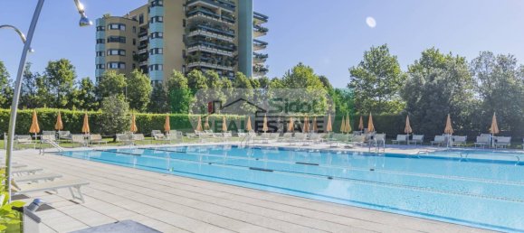 3 bedrooms Penthouse in Segrate, Italy No. 2555 18