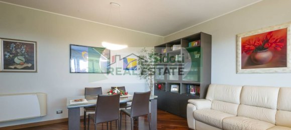 3 bedrooms Penthouse in Segrate, Italy No. 2555 34