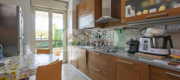 3 bedrooms Penthouse in Segrate, Italy No. 2555 41