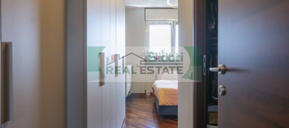 3 bedrooms Penthouse in Segrate, Italy No. 2555 17