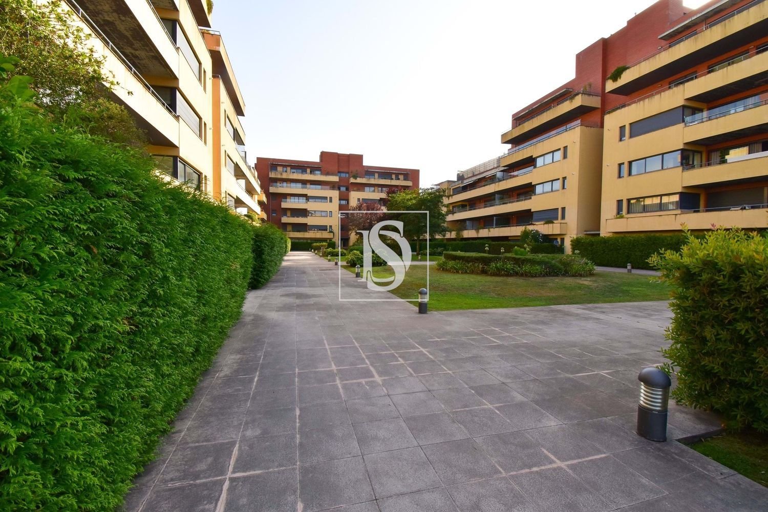 3 bedrooms Apartment in Porto, Portugal No. 312132