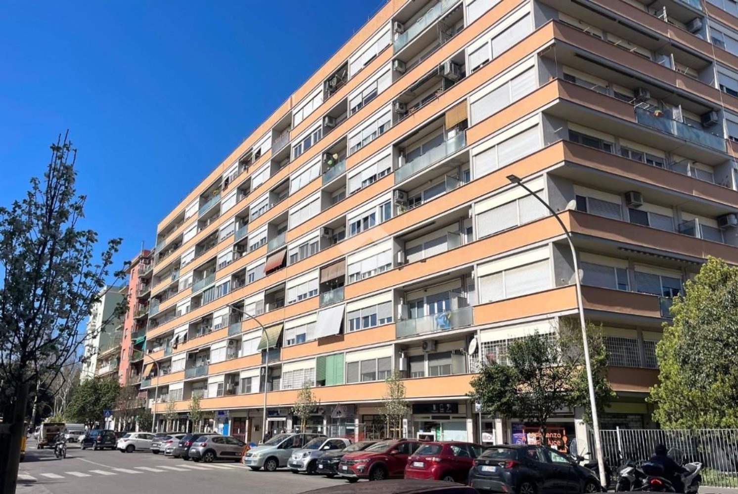 2 rooms Apartment in Rome, Italy No. 24300