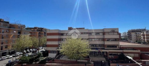 2 rooms Apartment in Rome, Italy No. 24300 22